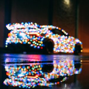 Autós fényfelvonulás